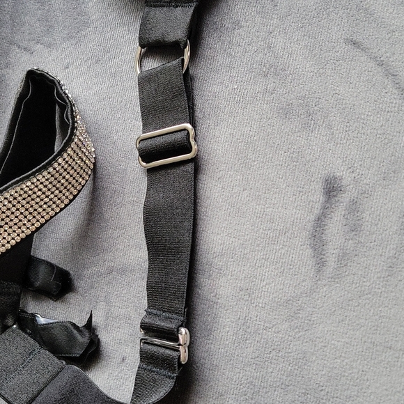 Victoria's secret garter belt size large - Picture 7 of 9